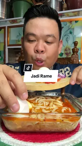 Jadi rame yg makan mie bungkus biru ini kan , kalian udah coba belum ? #omoide