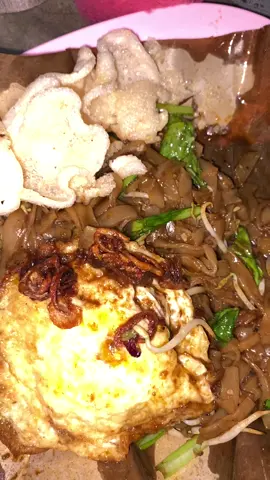 Mie tiaw Pontianak 🫣🤤  #fyp #like #jangkauanluas #iphone11 #fypシ #fyppppppppppppppppppppppp #sharing #mietiawpontianak #likess #fypage #kwetiaugoreng #kwetiawpontianak 