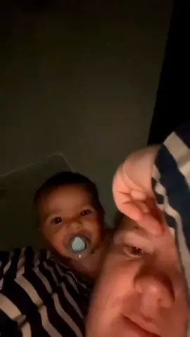 😂😂😂  #baby  #funnybabiesoftiktok #funnybaby  #bebeheureux #babywithdaddy #funny  #videodroles #funnyvideostolangh  #funnytiktoks #videofourire  #videoàmourirderire #enfantheureux  #enfantsheureux #bébédrole #bébés 
