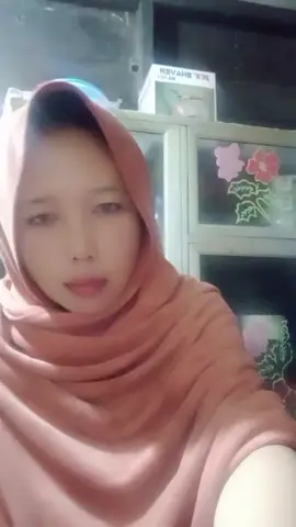 tak ada hijab handuk pun jadi    nutup kepala 🤭