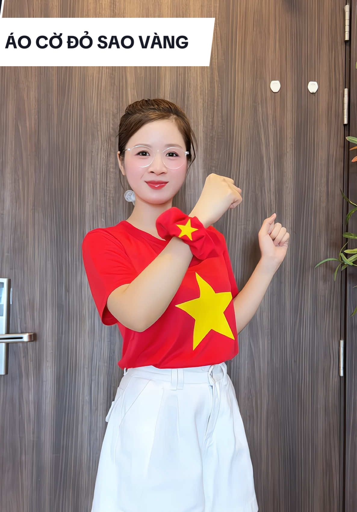 Áo thun cờ đỏ sao vàng đủ size cho cả đại gia đình nè chị em #kathyphuong #xuhuong #fyp #viral #aothun #aocodosaovang #toiyeuvietnam #Wink 