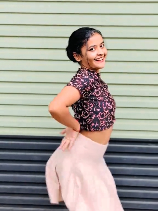 මල කෝලම් 😝🙈 . . . . . . . #samadhirathnayake #kolam #capcut #trending #viral #kandy #fyp #dancing #dancinggirl #newtrend #sinhala #highlight 
