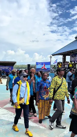 Deklarasi dan pengukuhan masyarakat adat Tabi kepada Bapak MARI-YO #sahabatyr #yulirahman #papua #portnumbay #biakpapua #dprkotajayapura #fypシ゚viral #iburakyat #golkarindonesia #fyp #bugisbone #bugis #jayapurahits_papua #jayapuratiktok #jayapuratiktok #bugismakassar #bugisrantau #bugistiktokers #fypviralシ #bugiswajo #bugismaros 