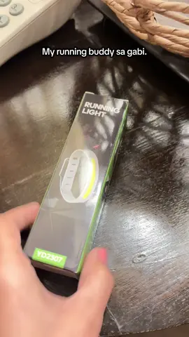 Armband light for runners, bikers and even walkers. ✨❤️ #ledlight #runninglights #armband #blinker #fyp #viral #trending #tiktokaffiliate 