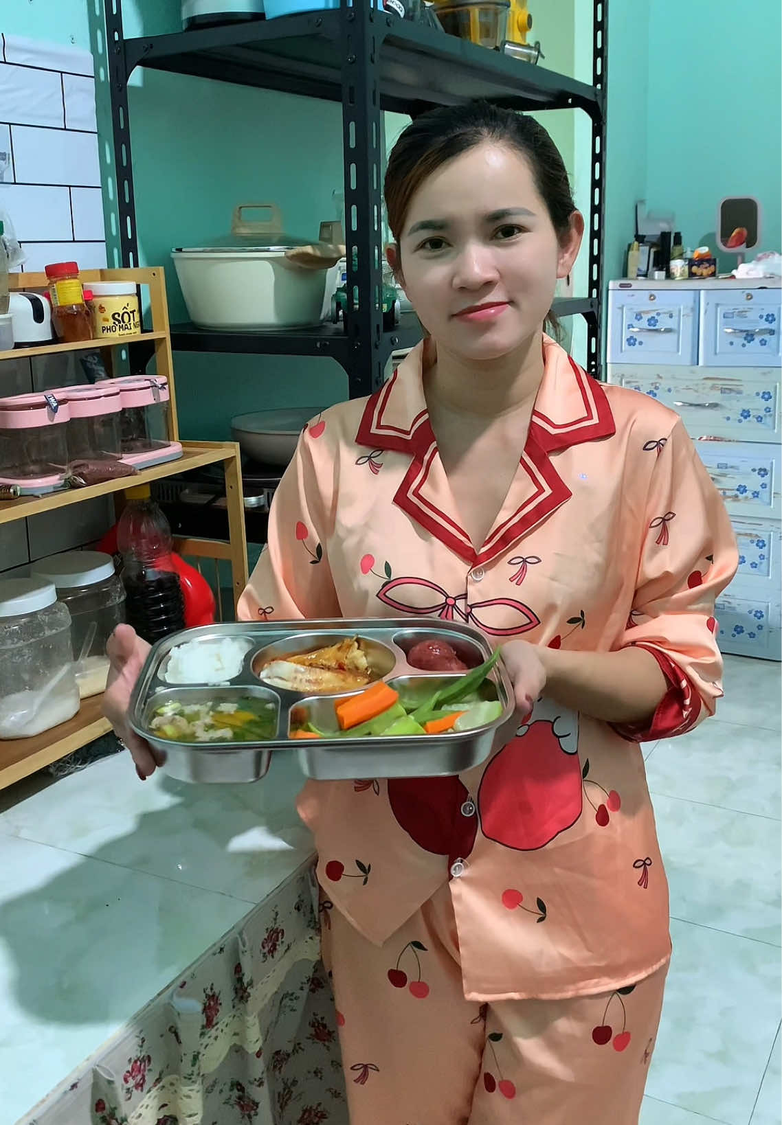 Khay ăn cơm inox 5 ngăn #thanhtuyen #xuhuong #khayancom #khayancominox 