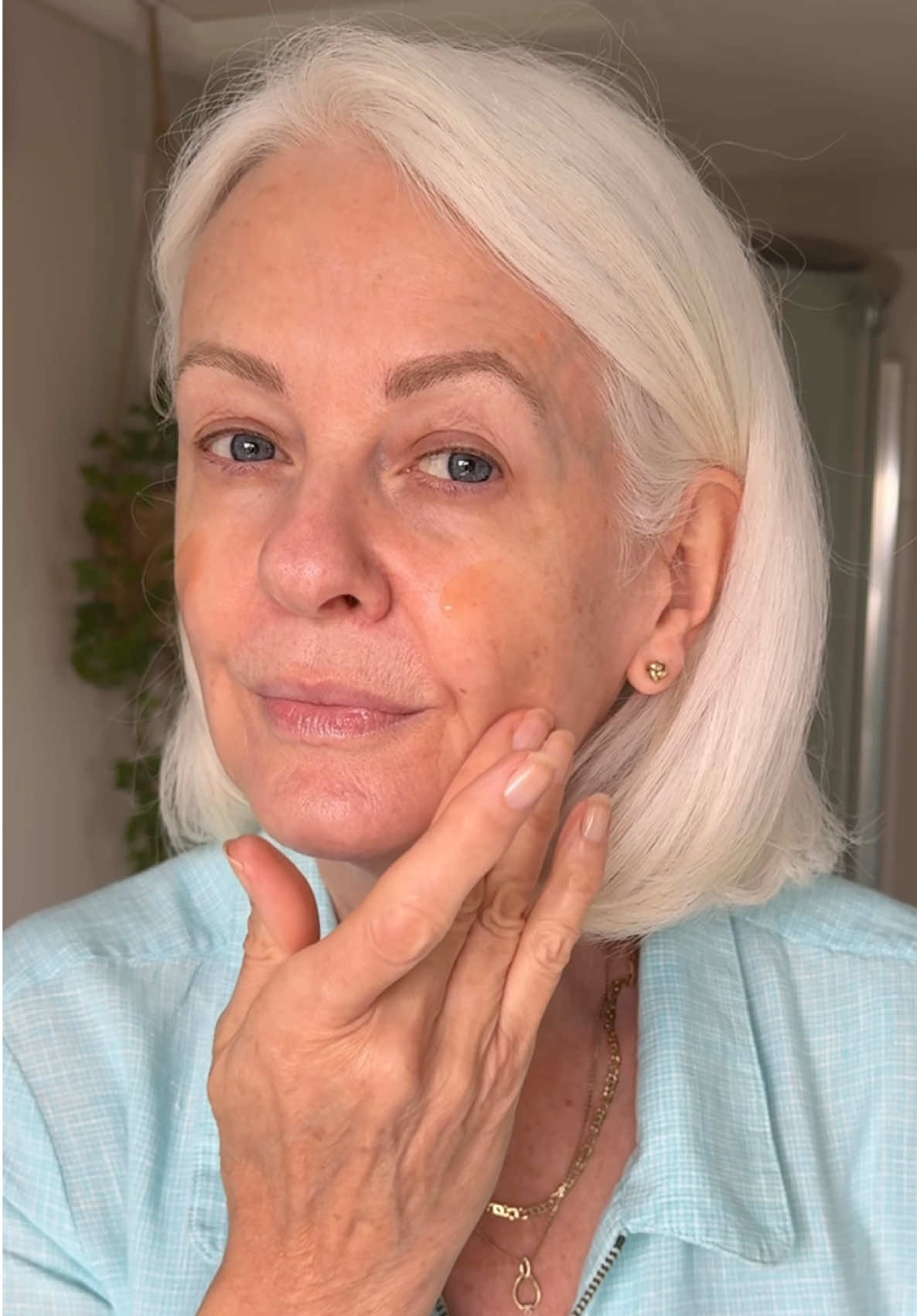 Ad The perfect duo to help with those pesky dark spots. Mela B3 Serum and New Anthelios UVMUNE 400 Anti Dark Soots Fluid SPF50+ from @La Roche-Posay 🥰
