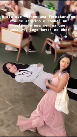 Essa é a história do dia que roubei um totem de formatura 💅🏻
