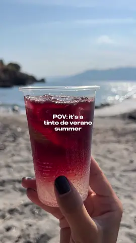 POV: it’s a tinto de verano summer #fyp #tintodeverano   make it with 1 part lemon soda, 1 part red wine, ice, and a slice of lemon… it’s refreshing, easy to make & the perfect Summer drink … CHEERS!  for the lemon soda, you can use Fanta Lemon or another kind of sparkling lemonade (preferably not Sprite, but if that’s all you got make sure to add some lemon juice). you can also add a splash of vermouth if that’s your thing!