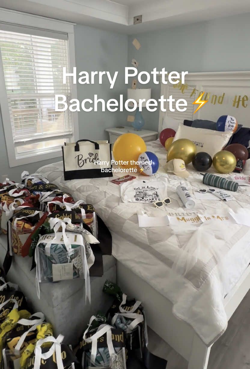 Welcome to Hogwarts of Hilton Head Island⚡️🍻🧙‍♀️ so excited to be celebrating our bride Annie this weekend! #harrypotter #bachelorette #hiltonhead #bachparty #butterbeer #hufflepuff #gryffindor #hogwarts 
