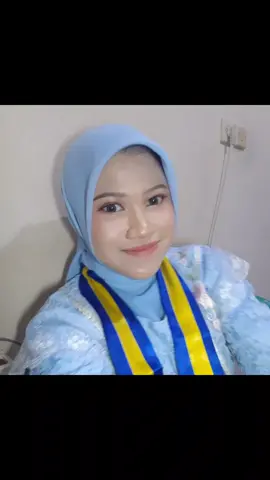 walupun persiapan buat wisuda cuma 1 bulan hasilnya waktu wisuda jadi cantik seharian suka banget😭💙 #graduation #fyp #foryou #foryoupage #fypシ 