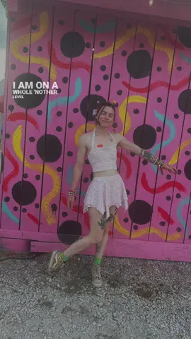 that’s my favorite photo from Bonnaroo this year. I love the Rest Stop’s design and art. Perfect photo backdrop @bonnaroo 