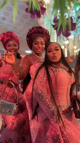 Owanbe #owanbe #asoebi #asoebibella  #asoebistyles 