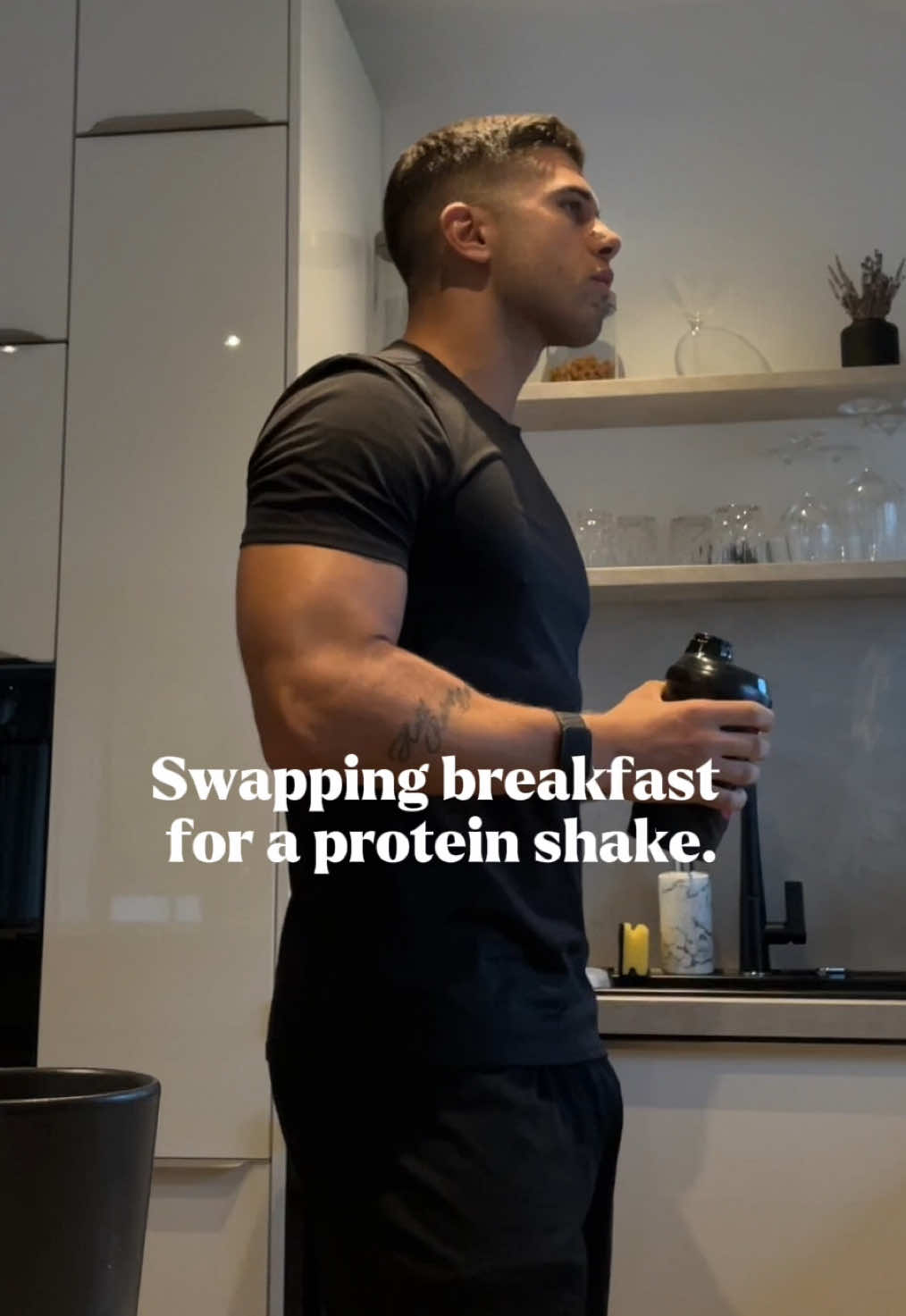 I lost 10kg in just 8 weeks by making one simple change: I swapped my breakfast for a protein shake. Why this is a game changer: 	• Gives you a full feeling and curbs cravings 	• Saves hundreds of calories every morning 	• Gives your body the protein it needs to keep muscle while losing fat Most people overeat at breakfast without even realizing it. Fix that meal and fat loss becomes 10x easier. At 12PM you can have lunch.  Want to lose fat without losing muscle? Follow @hakanathlete for real fat-loss strategies, high-protein meals, and hybrid training tips that actually work.