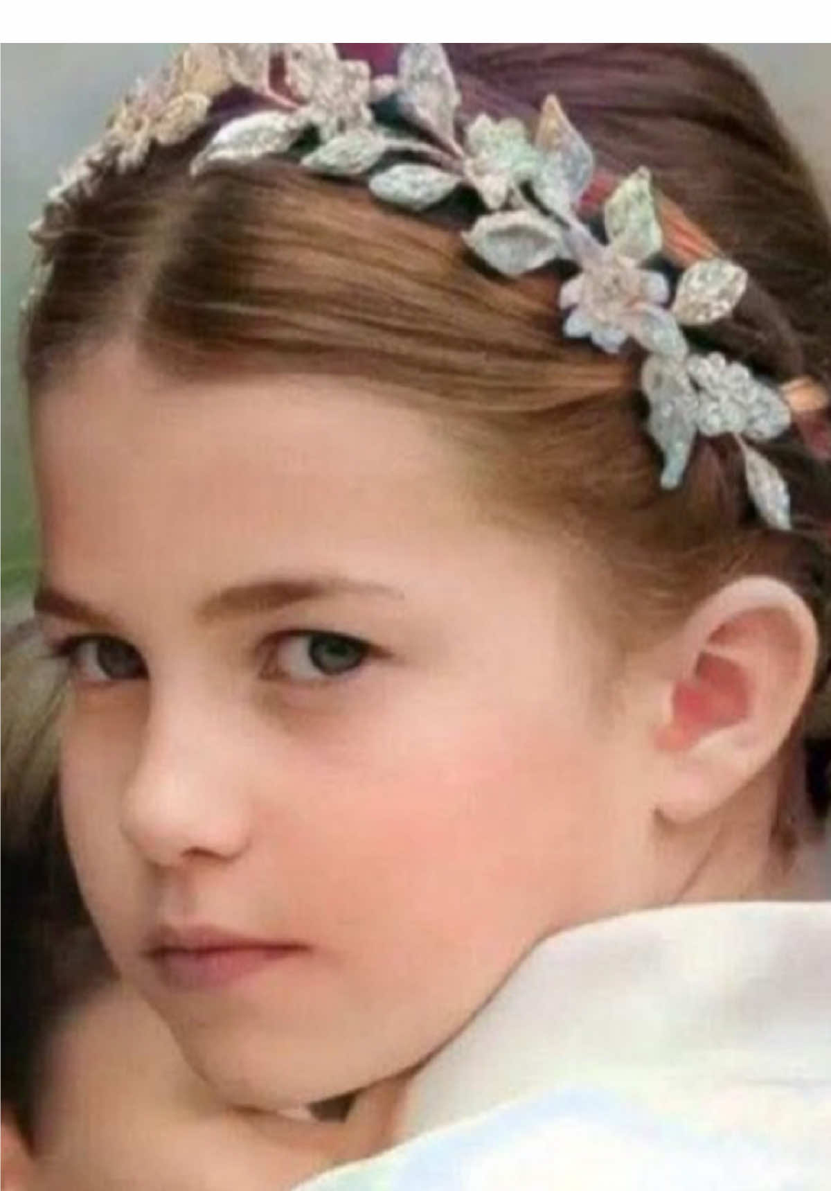 I can’t get over how much Princess Charlotte looks like Queen Elizabeth II She shares Queen Elizabeth’s poise, maturity, and presence in public roles. #PrincessCharlotte #QueenElizabeth #RoyalGenes #WindsorLegacy #RoyalResemblance #MiniQueen #RoyalFamily #LikeGreatGrandma #WindsorVibes #NextGenerationRoyal #RoyalLookalike #PrincessStyle #CharlotteWindsor #RoyalIconInTheMaking #YoungRoyal #CrownedByGenes #RoyalSideBySide #WindsorBeauty #BlueBlooded #RegalEnergy