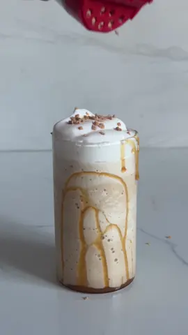 Caramel crunch Frappuccino 🫶🏻 • • • #fyp #Recipe #coffee #frappuccino #coffeelover #caramel #cafe       
