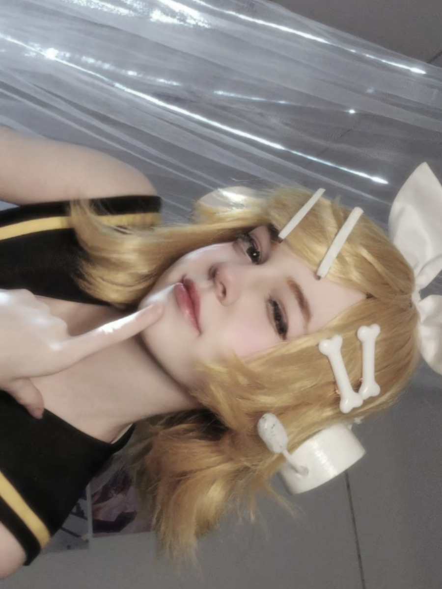 I missed cosplaying Rin  (miss my len) #02 #rinkagaminevocaloid #rinkagamine #rinkagaminecosplay #rin #vocaloid #cosplayer #foryou #fyp #foryoupage #fyppppppppppppppppppppppp #little_tenshi #cosplay 