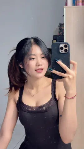Haha kacanya ada debu :( 