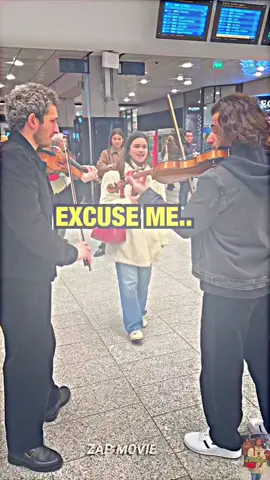 The most Epic Lion King FLASH MOB... 😱🦁 The amazing singer: @Phindile Bongeka Ndlovu Violins by @Florian Leonhard Fine Violins #lionking #circleoflife #violin #violincover #liveperformance #classicalmusic #singer #drums #publicpiano