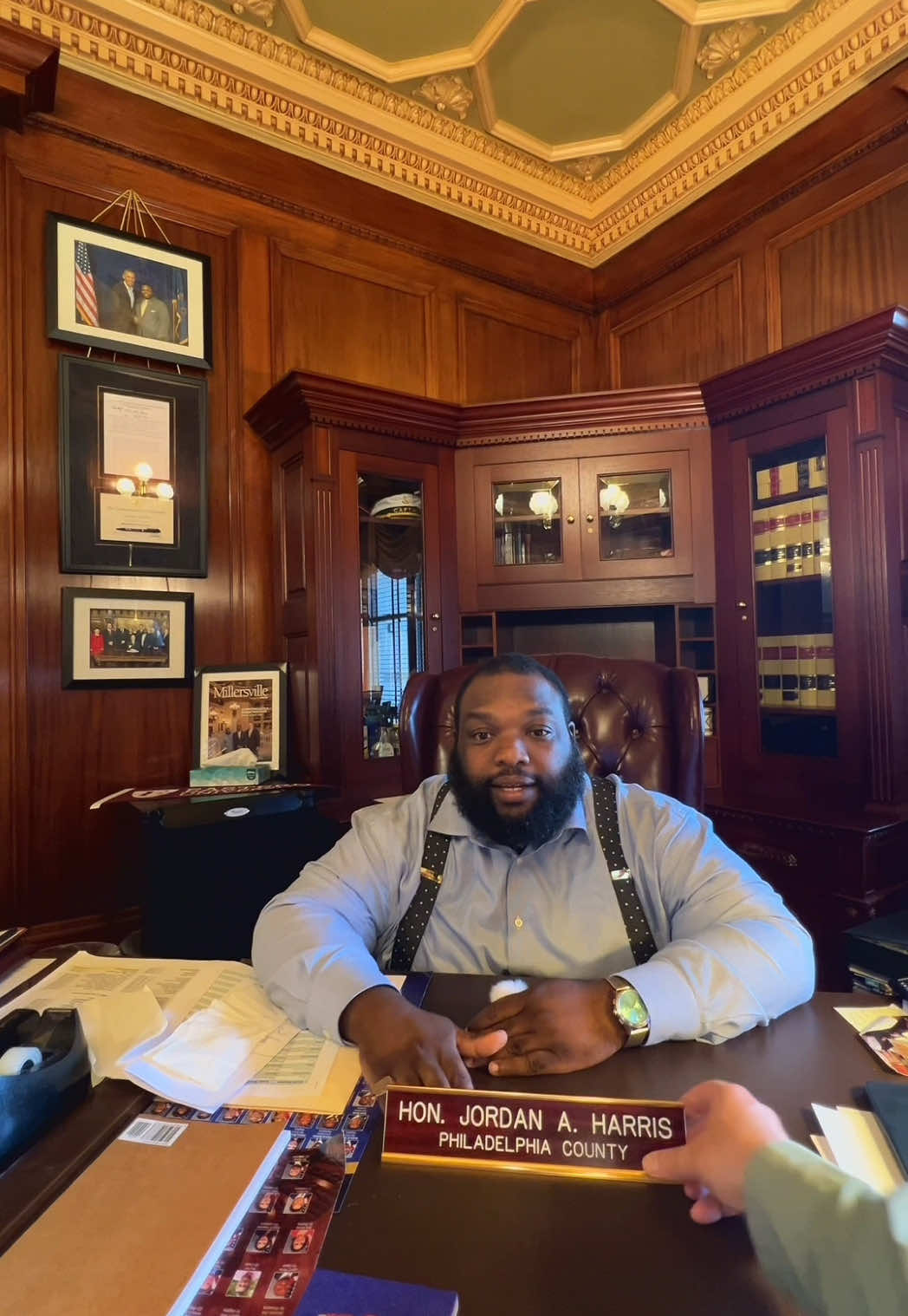 People come up to me all the time and say, “So how’s life on Capitol Hill in D.C.?” 🤔 But I actually work in 𝗛𝗮𝗿𝗿𝗶𝘀𝗯𝘂𝗿𝗴 — Pennsylvania’s state capital! 🏛️📍 Here’s a quick breakdown of the difference between D.C. and PA state government. 🇺🇸  #Harrisburg #PennsylvaniaCapitol #StateGovernment #NotDC #PAgov #CapitolVsCapital #PublicService #Philadelphia #Civics101 #PAPolitics #DidYouKnow #RepHarris 