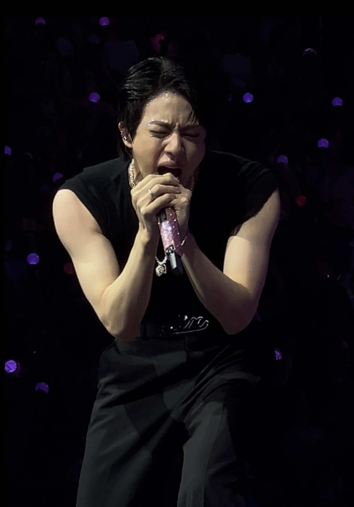 Didn’t realize I bought a ticket to the gun show 💪🏼🥴 #kimseokjin #seokjin #jin #runseokjin_eptour #runseokjin #bts #방탄소년단 #kpop #concert #tour #fypシ #arms #omg 