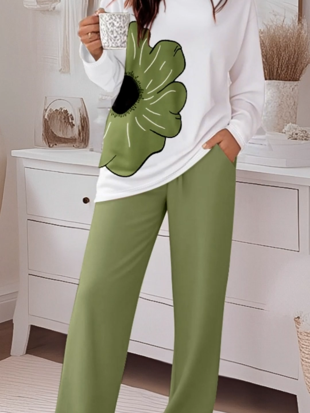 🌿 This set is your go-to for looking put-together in 2 minutes flat.😉💚 #EasyChic #TikTokFashion#FloralSet #SpringOOTD #WFHOutfit #ComfyButCute #TikTokMadeMeBuyIt#GreenOutfit #loungewearset #twopiece #OutfitRepeater #NoIronNeeded #FloralTop #MatchingSet #VacationVibes🛋️ #OutfitRepeater #HolidayPJs #BedtimeRoutine #autumnfashion