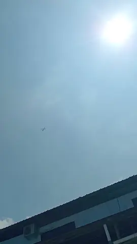 ada apa ya pesawat muter