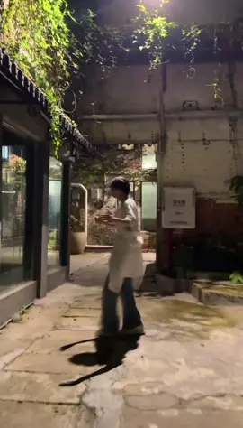 “如果再遇到爱的人 记得去拉着他的手” #转场 #douyin抖音 #hottrend #trending #viral #chinese #fyp 