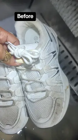 Hii Before imekutana na After....Nani amekatia tamaa viatu vyake kama huyu mteja wetu....wakati sisi tupo tupigie 0715075950 kinondoni kwa pinda l, Dar es Salaam #foryoupage  #shoelaundrytz # #creatorsearchinsight  #shoecleanertz  #waoshaviatutz 