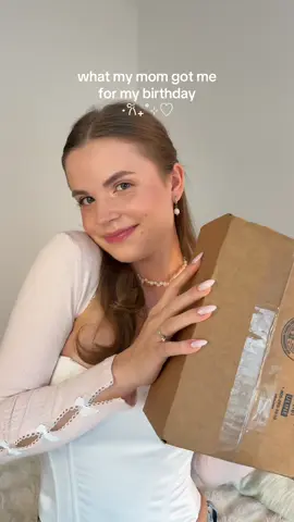 Didn’t see my mom for 3 years, thank you mom 🥺 #birthdaygift #pilatesprincess #girlythings #girlhood @Emi Jay 