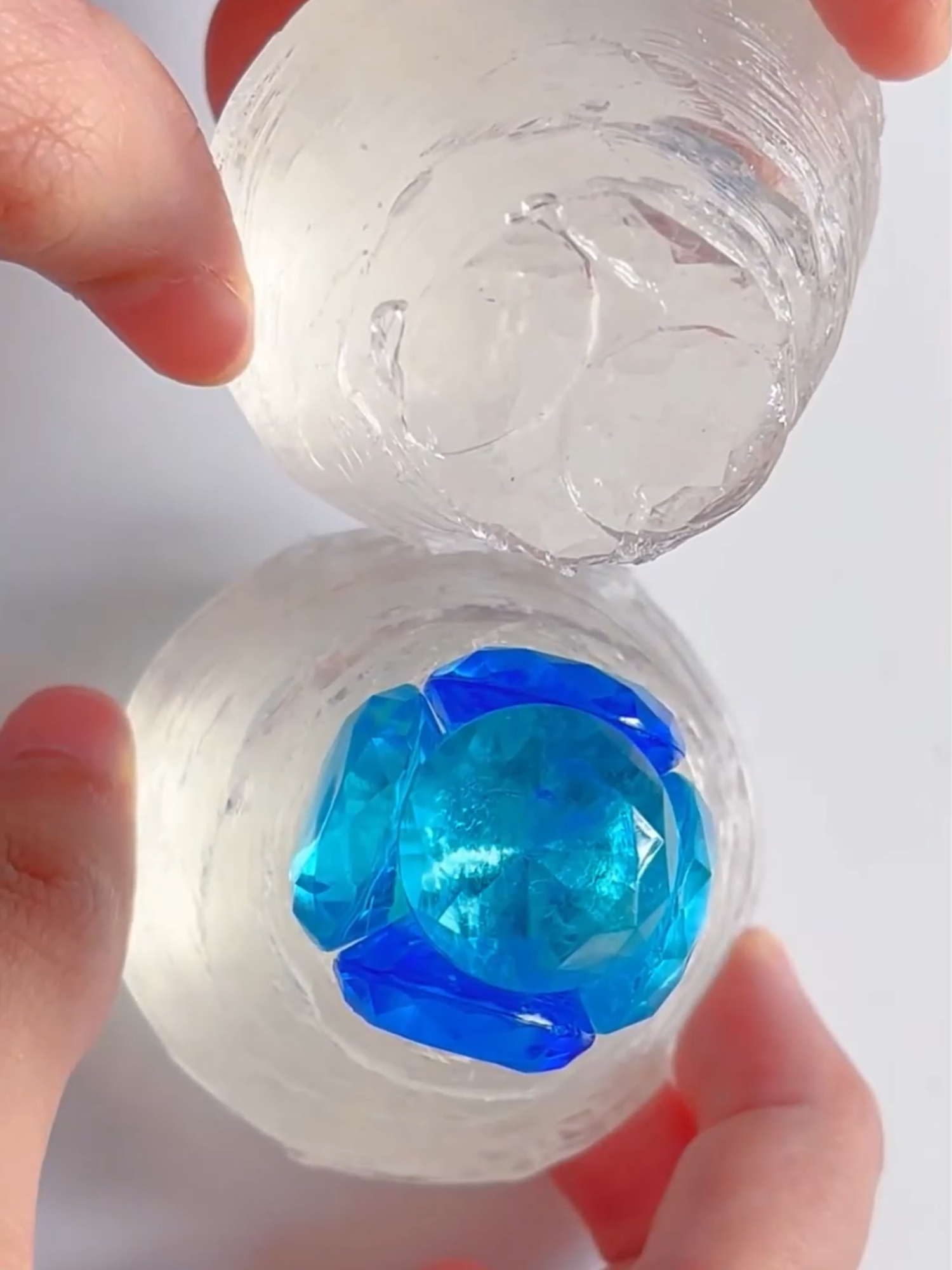 #cutting #balloon #ball #asmr #asmrsounds #satisfying #balls