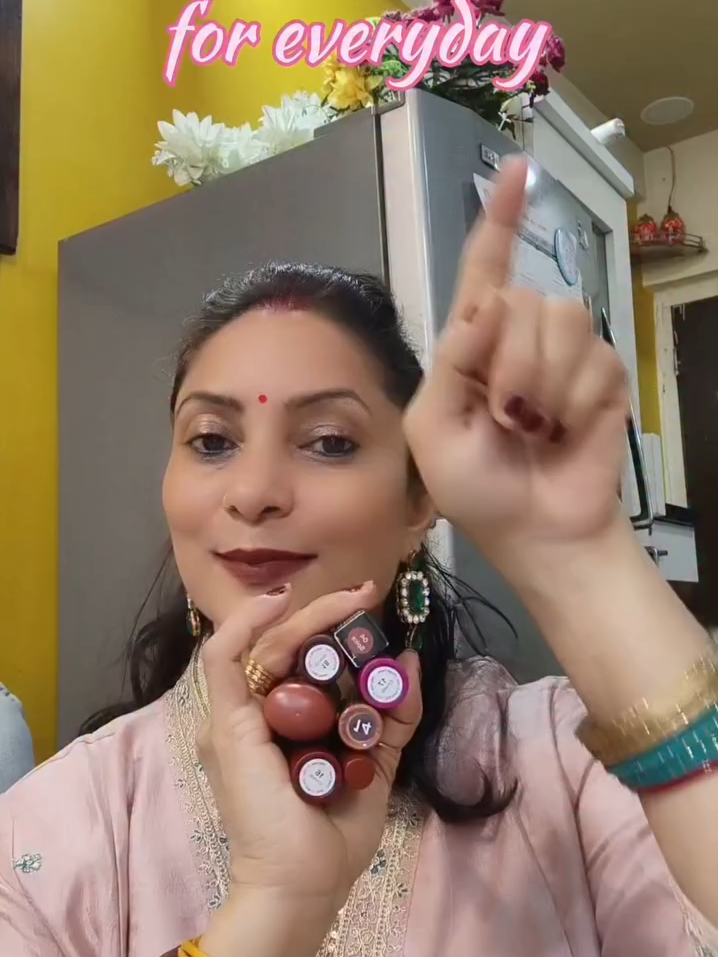 #skincare #glowingskincare #fairskin #rsbeautyandfashion #foryou #1millionaudition #viralvideo #foryourpage #viraltiktok #1m #tiktokviral #foryoupage  #fyp  #chehrekogoraarnekicream