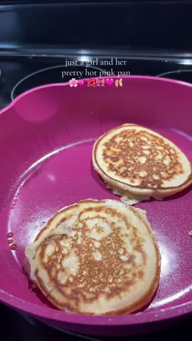 This non stick pan is so beautiful I NEED a whole set 😭 #pan #kitchen #pinkkitchen #lynnee #romanticizeyourlife #pancakes #breakfast #kitchenessentials @Shop Lynnee 