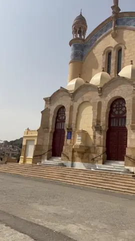 كنيسة السيدة الإفريقية أو ما يُعرف محليًّا بـ “Madame l’Afrique” أو “Lalla Myriem” في الجزائر العاصمة، تقع في حي بولوغين (بولوغين / باب الواد) على ربوة تطل مباشرة على البحر الأبيض المتوسط، ويبلغ ارتفاعها حوالي 228 مترًا فوق سطح البحر    The Basilica of Our Lady of Africa, locally known as “Madame l’Afrique” or “Lalla Myriem”, is located in Algiers, in the Bologhine (Bab El Oued) district. It stands on a high hill overlooking the Mediterranean Sea, at an altitude of approximately 228 meters above sea level #madamelafrique #algeria 
