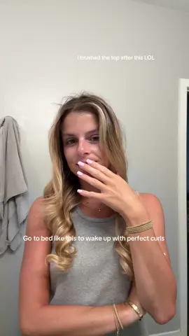My life is changed with the sock curls #creatorsearchinsights #sockcurls #hairtutorial #heatlesscurls 