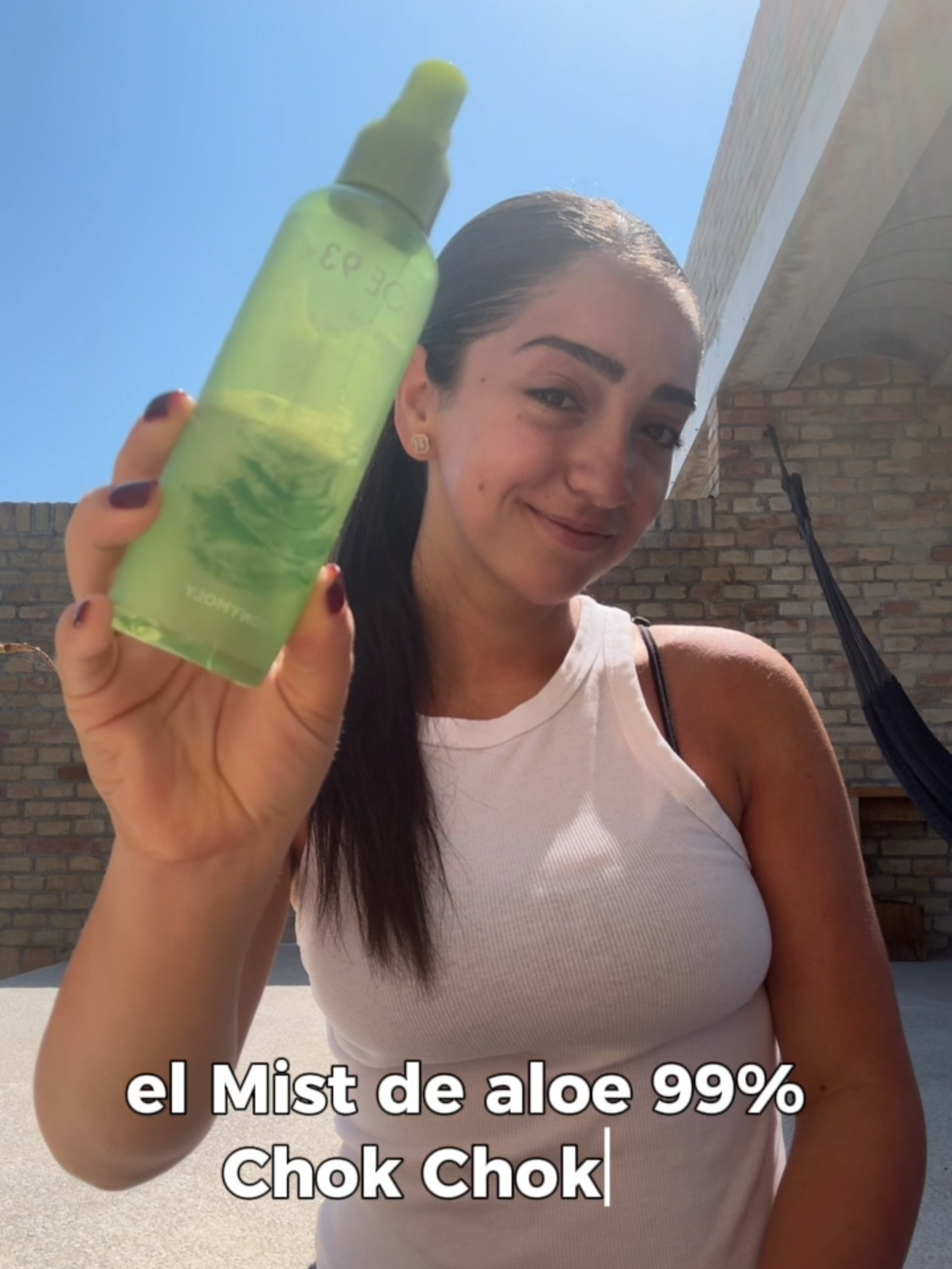 Refresca, hidrata y calma al instante con el Mist de Aloe 99% Chok Chok de Tonymoly 💚  Su fórmula con aloe vera puro revitaliza tu piel en segundos, alivia irritaciones y puedes darle diferentes usos  ¡Un toque de frescura a cualquier hora del día! ✨  🛍️¡Todo lo que necesitas está en nuestra TikTok Shop!  #Tonymoly #kbeauty #mist #aloevera ##kbeautyhacks #tonymoly #tiktokshop