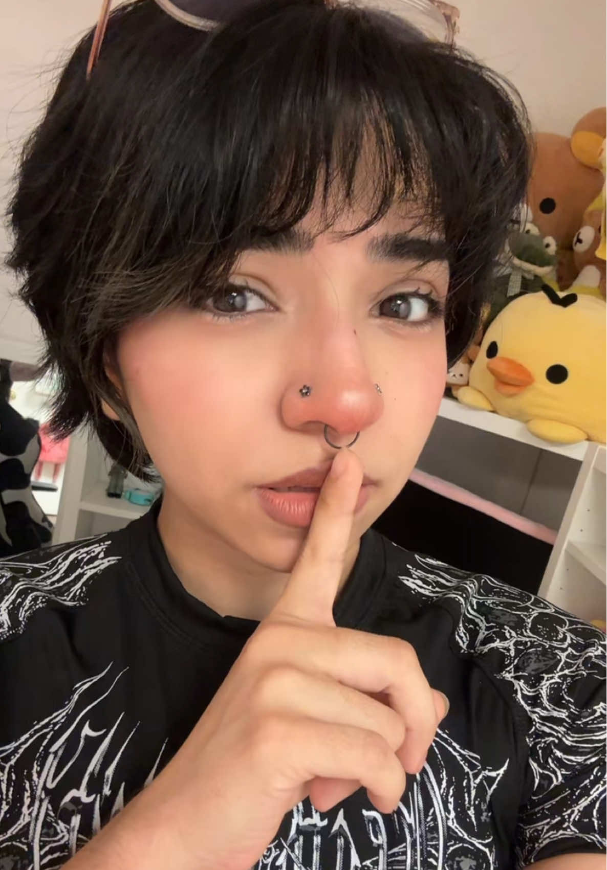 Zzz slept in but I also woke up looking extra sexy so W ! Hope the girls have a beautiful day n for the boys,, 