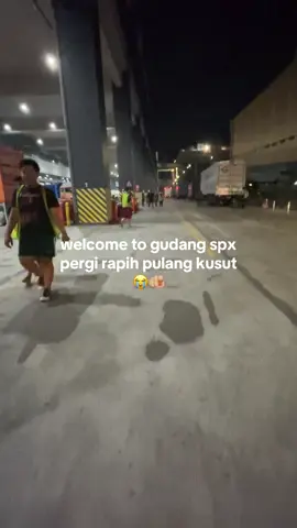 jangan kaget 😭🙏🏻#dcbekasi #gudang #shopee #fyp 