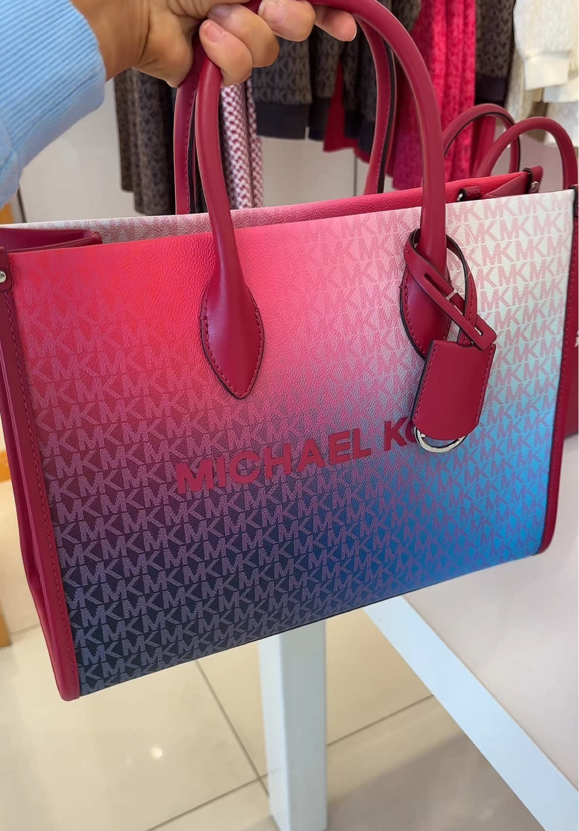 We know you’ve been waiting for this one 💖 #fyp #michaelkors #ombre #pink #fall 