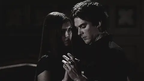 damon e elena🫶🏼 . . . #damonsalvetore #elenagilbert #thevampirediaries #fypシ゚ #so 