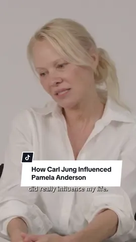 “It really helped me understand art but also my own mind and imagination.” Pamela Anderson, who stars in the new film ‘The Naked Gun,’ reflects on the profound impact the psychologist Carl Jung had—and continues to have—on her life. #pamelaanderson #thenakedgun #carljung #psychology 