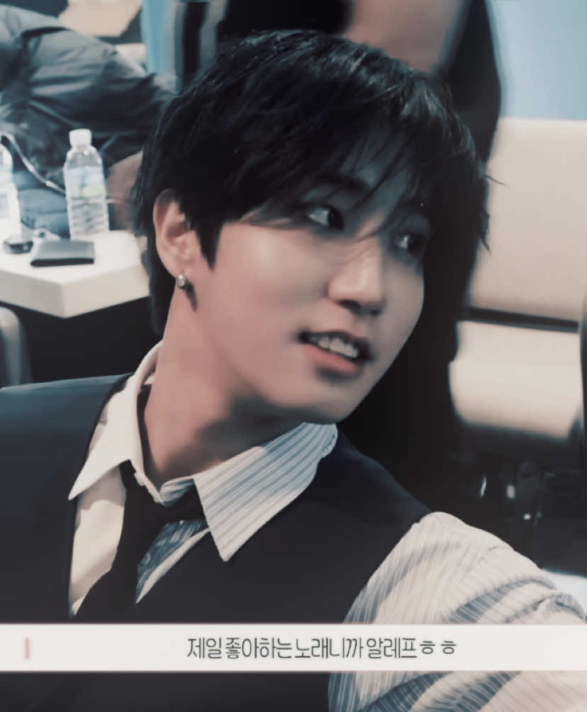 he looked wayyyyy tew good in these vids  ♫ buttons - the pussycat dolls  #han #hanjisung #hanedit #straykids #skz #straykidsedit #skzedit #kpop #kpopedit #edit #fyp  @molly⁸ 🐺 @silver ⏾ @ames 💛 @𝘢𝘯𝘯𝘢 ིᖭ༏ᖫྀ @acorn 🌰 @mar ☾ @🦑 @yve 🪽⟡ 
