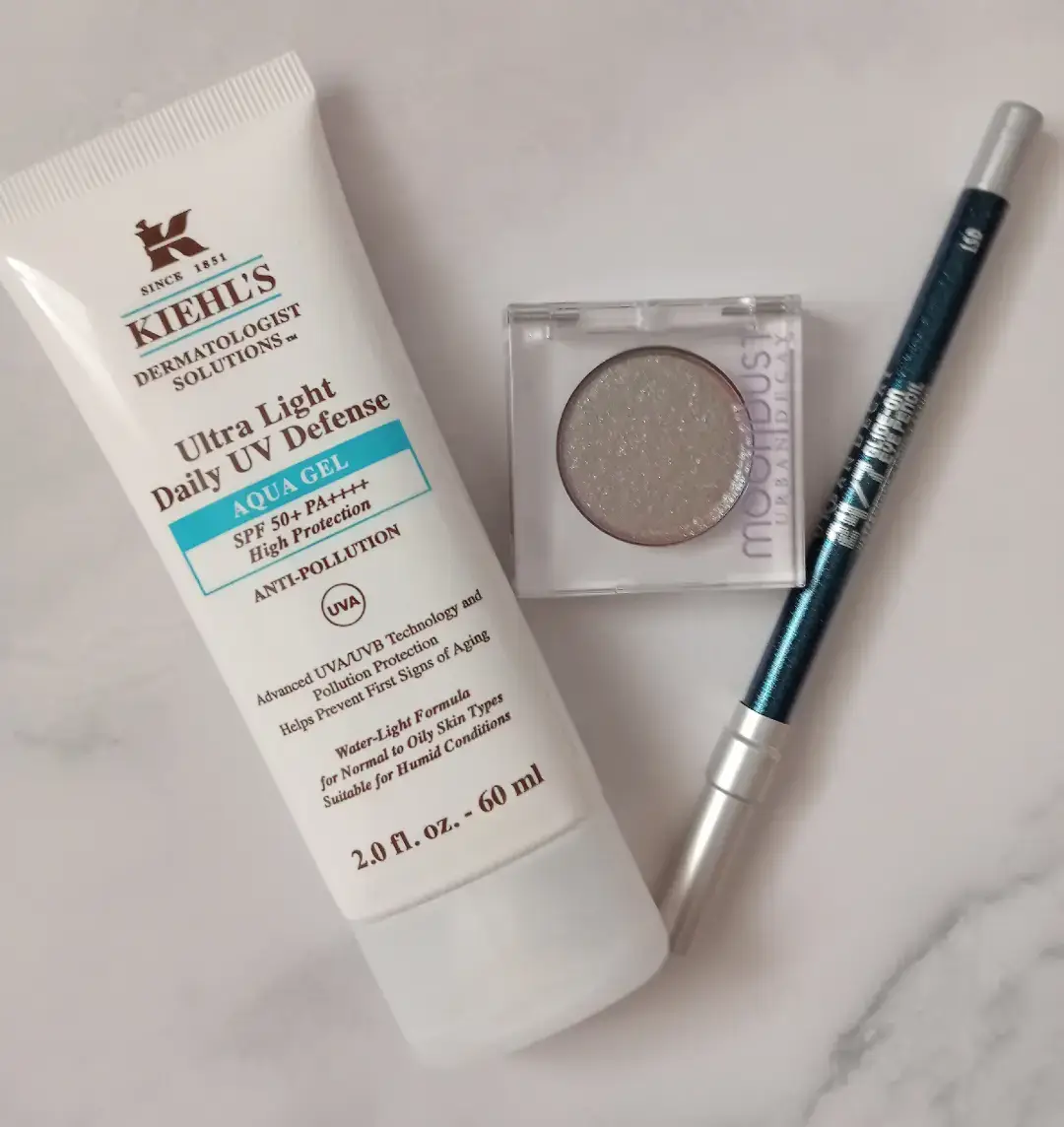 ♥️ LOREALISTAR ♥️ 🌟 THE FESTIVAL ESSENTIALS 🌟 Going to a festival? Then you need to make sure that you take along this trio . ✨ Kiehl's Ultra Light Daily UV Defence Aqua Gel SPF50 - Perfect Base and Sun-Proof ✨ Urban Decay Moondust Eyeshadow - Keep that sparkle lasting all day and all night. ✨ Urban Decay 24/7 Glide On Eye Pencil -  Last Liner Standing  @lorealparis  @Kiehlsuki  @urban decay  #glowandgofest  #kiehlsxud  #kiehlsuki  #lorealistar  #lorealistaruk  #urbandecayuki  #skincare  #makeup  #ad
