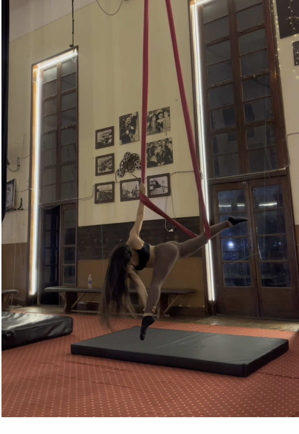 #aerialhammockdance #calisthenics #circus #trend #fypシ゚viral #aerialyoga #tul8te @tul8te ♥️♥️♥️♥️