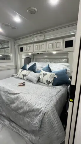 You will love traveling with friends and family in the spacious 2025 @Fleetwood RV Discover LXE 40M #generalrv #generalrvcenter #rvlife #motorhome #classa #homeiswhereyouparkit