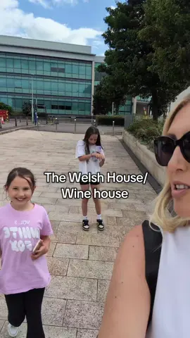We came along to The Wine house to create our own pizzas. They were so good! Will definitely be coming back for a date night 😁  Sa1  @TheWelshHouse GIFTED  #swansea #pizzamaking #foodreview #thewelshhouse #pizza 
