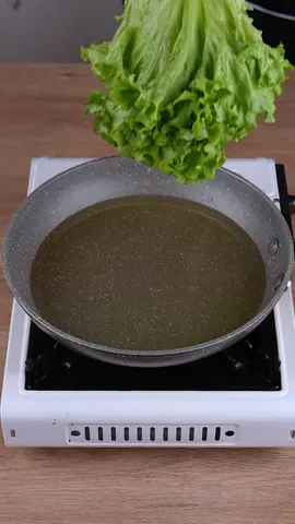 How did I not learn this before! A genius trick with lettuce that everyone should know #cooking #Recipe #EasyRecipe #quickrecipes #cook #dinner #viral #viraltiktok