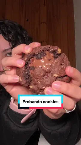 Pasaba de camino por Bahía Blanca y tenía que probar estas cookies. Las probaron? Que opinan? #cookies #cookie #crumblecookie 