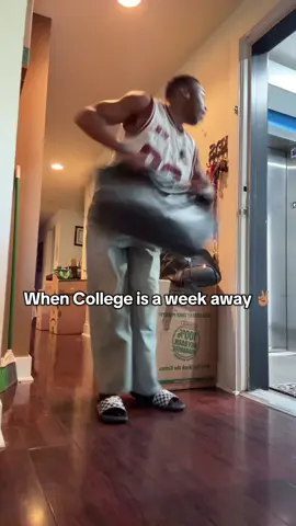 Where did the summer go🤷🏽‍♂️ #viral #foryoupage #fyp #welcomeweek #college 