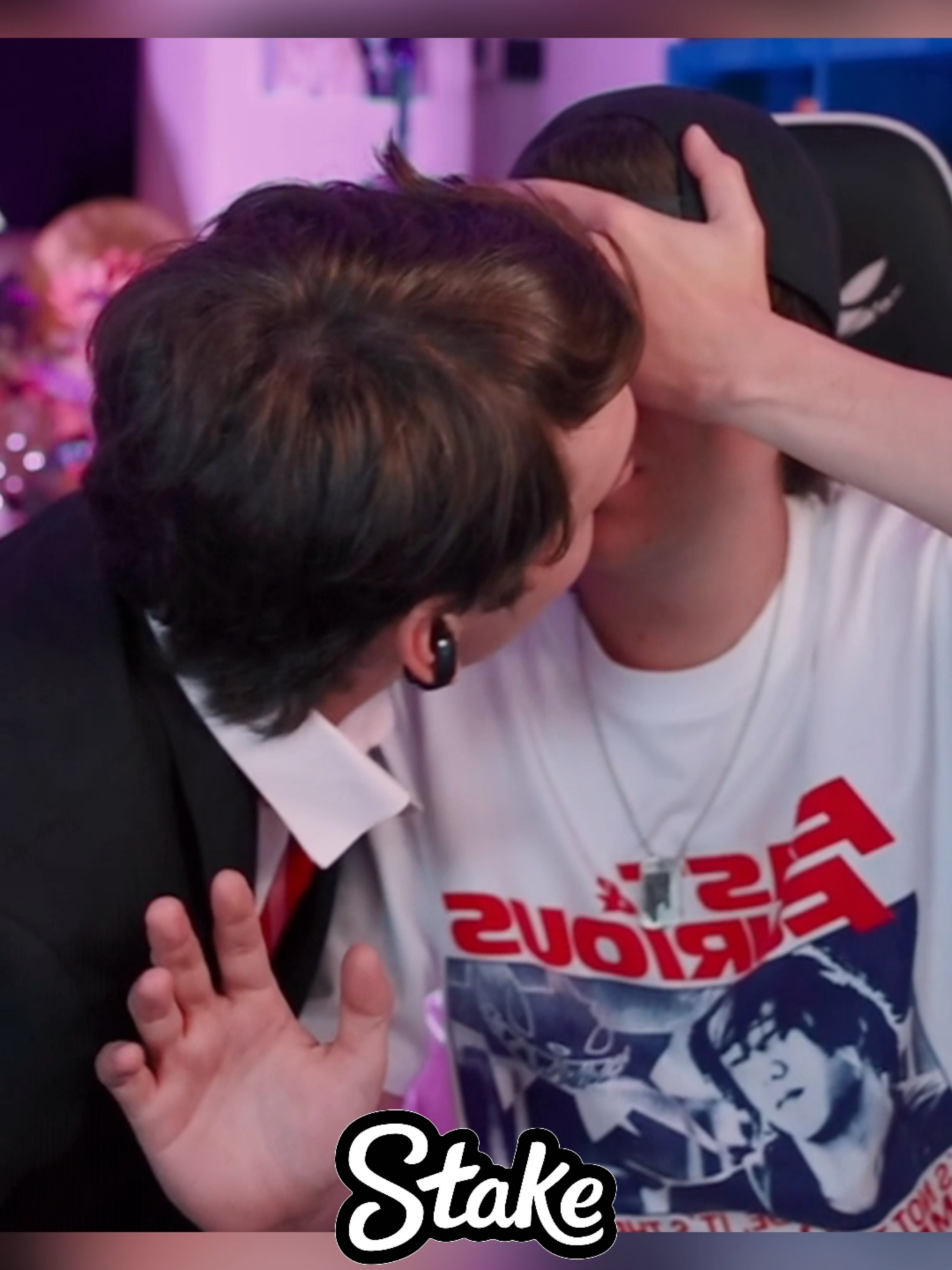 el beso de gaspi y rubius #irl #paratii #COKER #MKS #españa #twitch #SPREEN #RIVALDIOS #show #mernuel #MOSKI #BAULETI #PEREIRA #moski #bauleti #fyp #veladadelaño #pesaje #pesajedeboxeo #veladadelaño5 #rubius