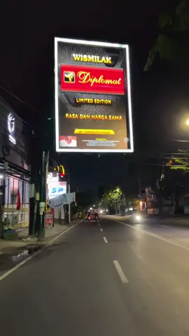 Suasana Jl Tentara Pelajar malam hari, adakah kenangan bersamanya di jalanan ini? #tentarapelajar #semarangstory #semarangtiktok #semaranghujan #semarangvibes #semaranghits #mentahanvideo #semarang24jam #semarang #kotasemarang #sadvibes #sadstory #galaubrutal🥀 #semarangpride #fyp #xyzbca